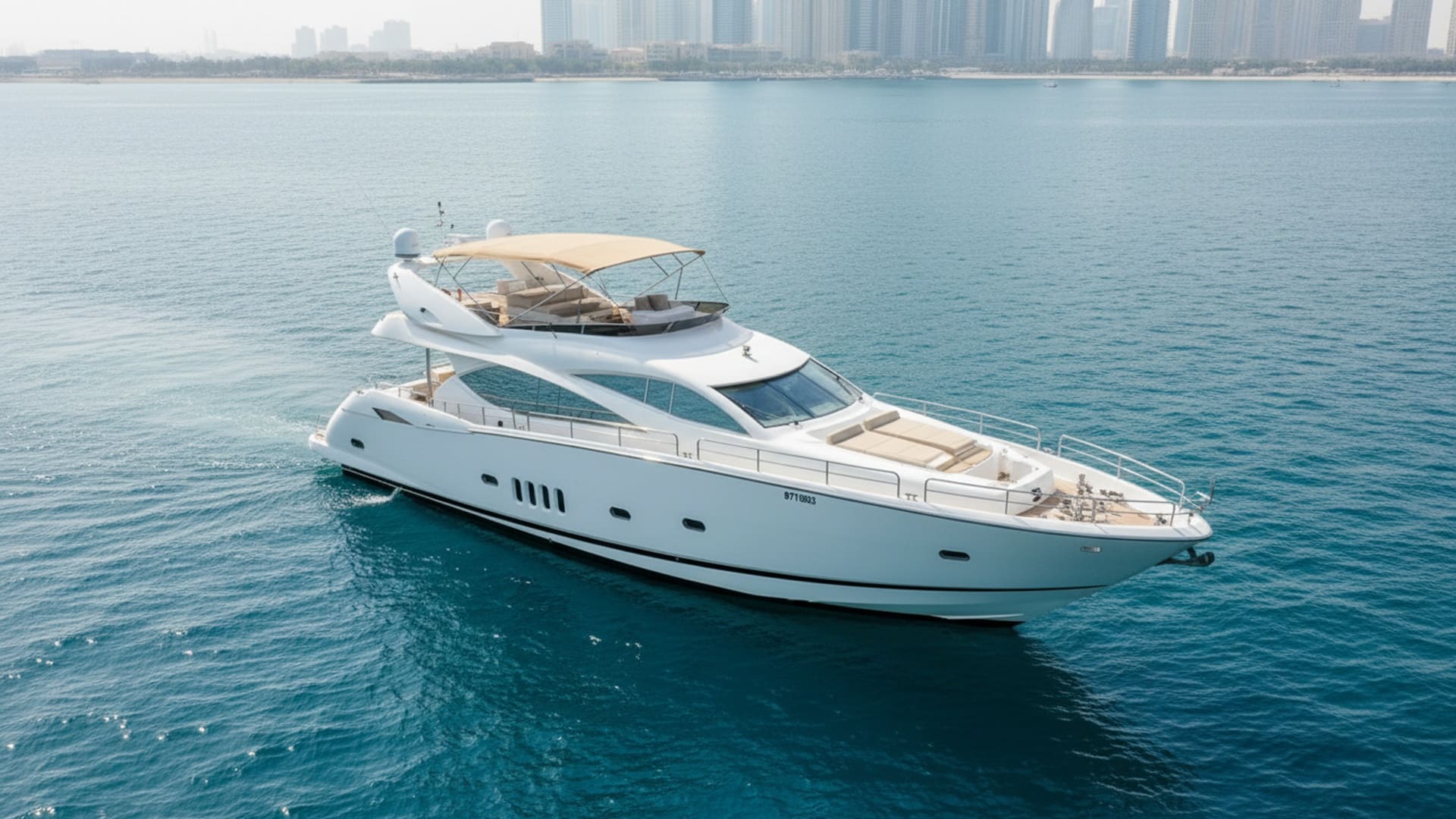 Letecký pohled na jachtu Emerald Glory 82 ft v Dubai Marina