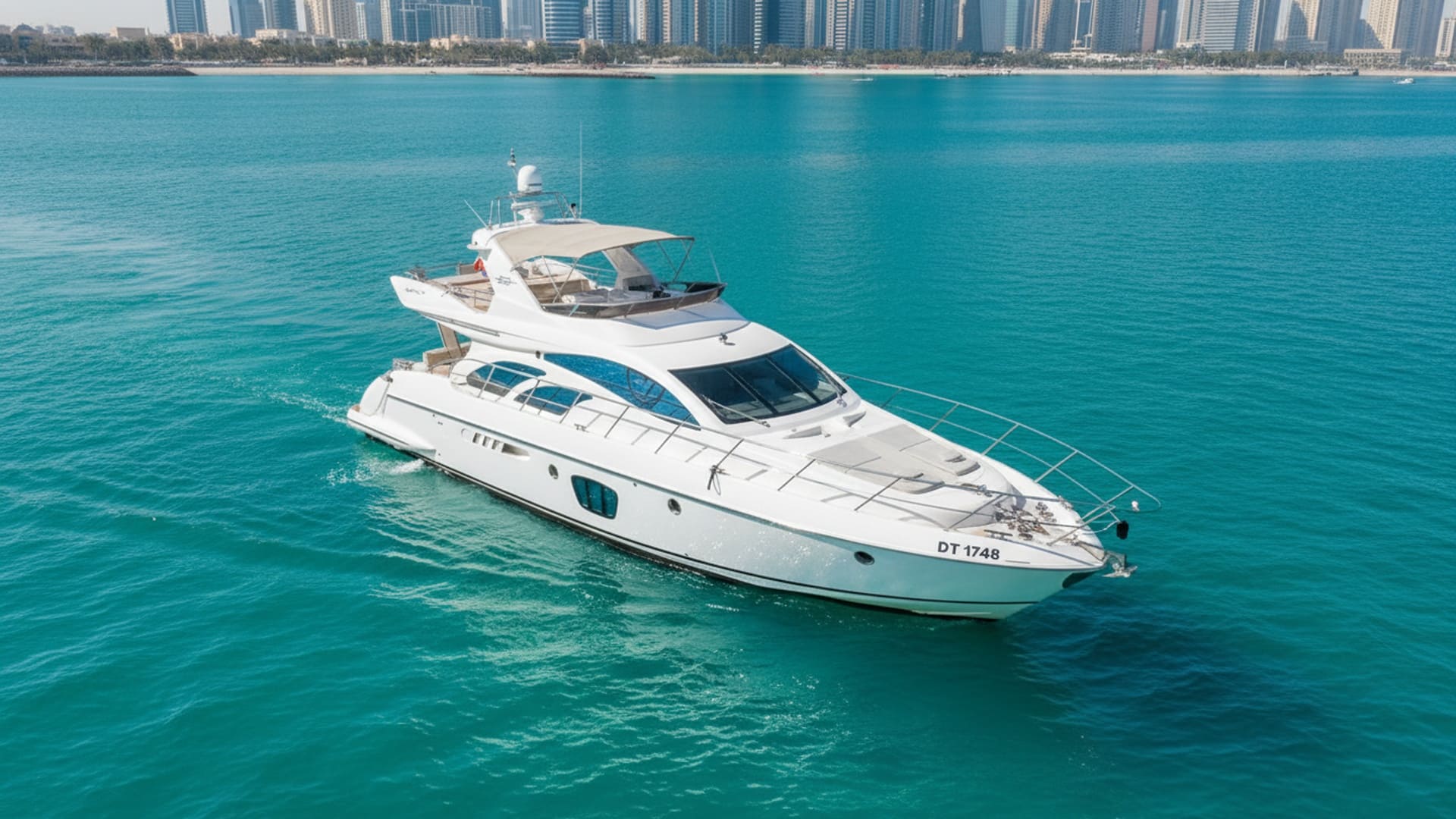 Vue aérienne du yacht Golden Crown 55 ft sur Dubai Marina
