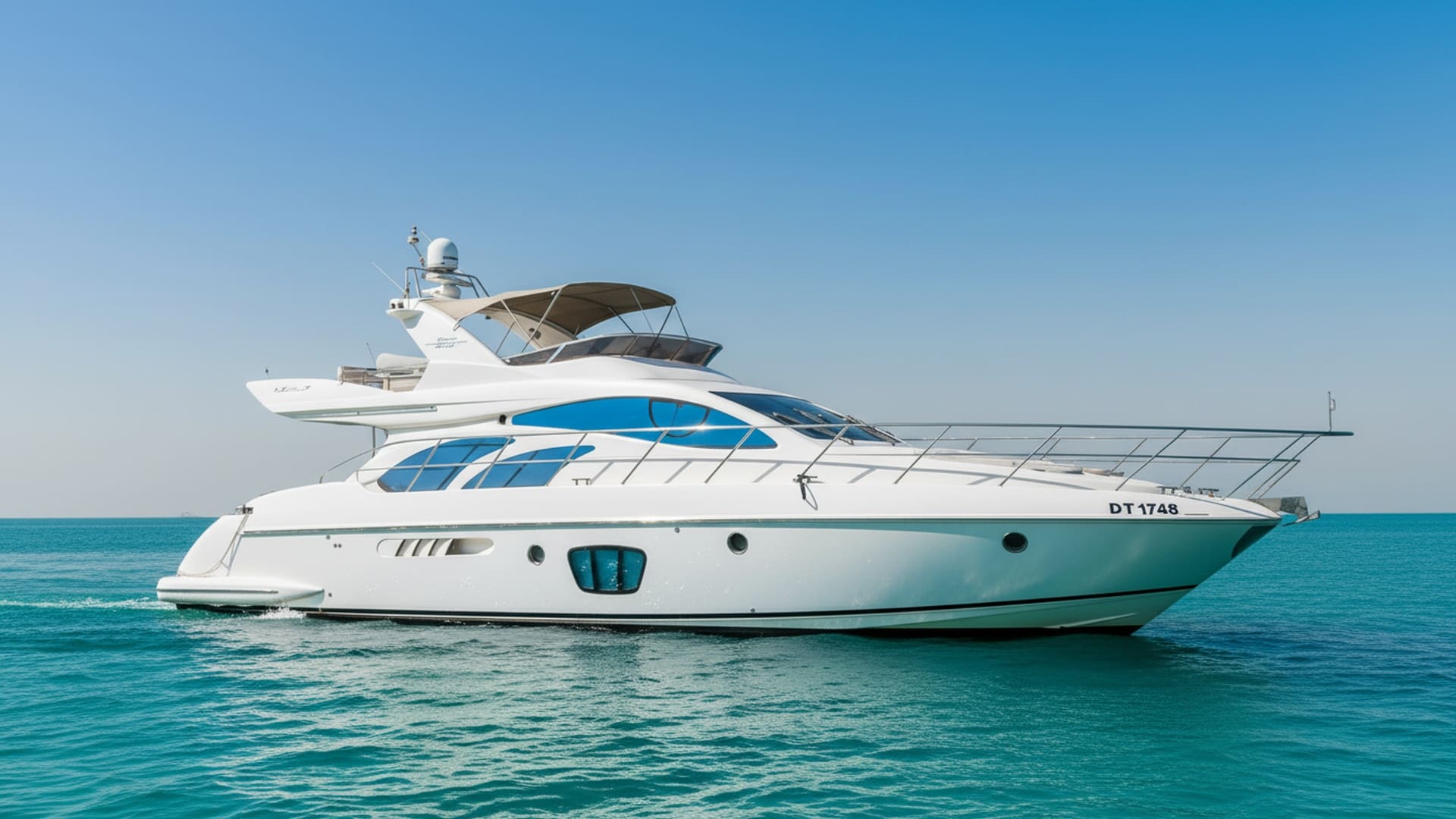 Vue extérieure du yacht Golden Crown 55 ft