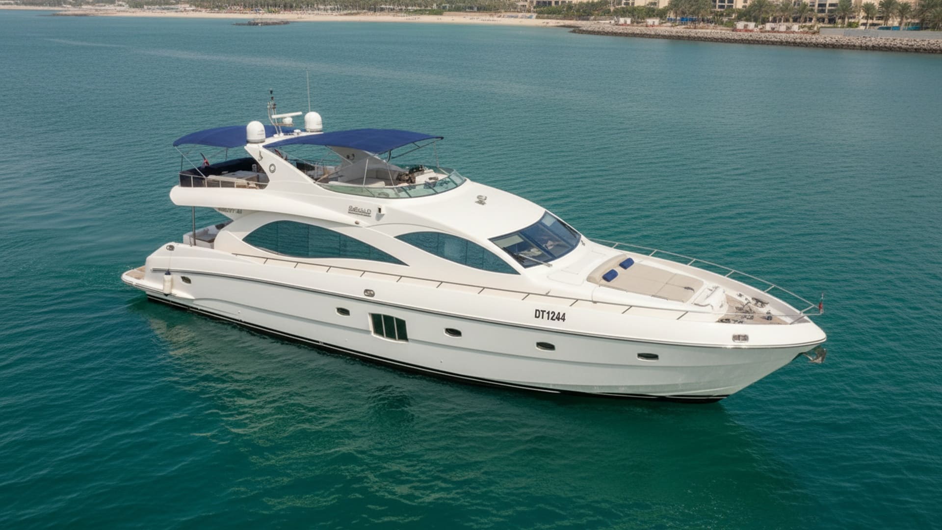 Widok z lotu ptaka na jacht Breeze Oasis 88 ft w Dubai Marina