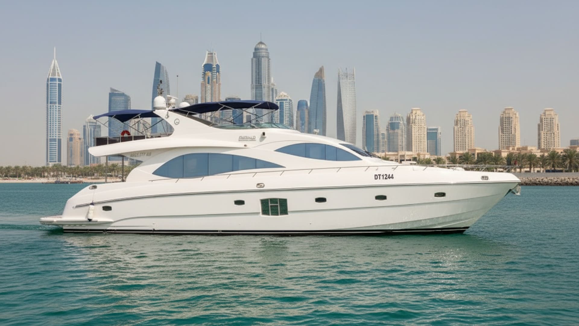 Breeze Oasis 88 ft Yachtcharter Dubai