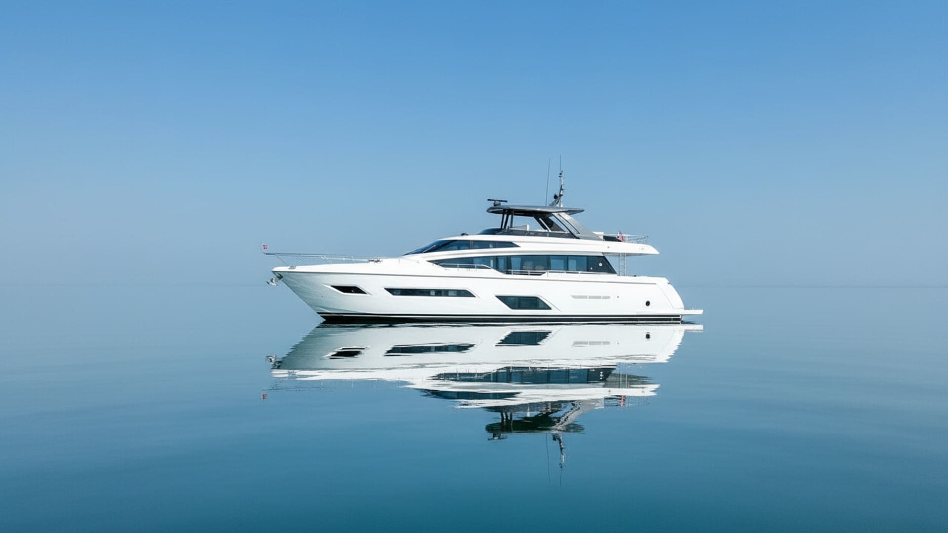 Vista esterna dello yacht di lusso Majestic Navigator 78 ft