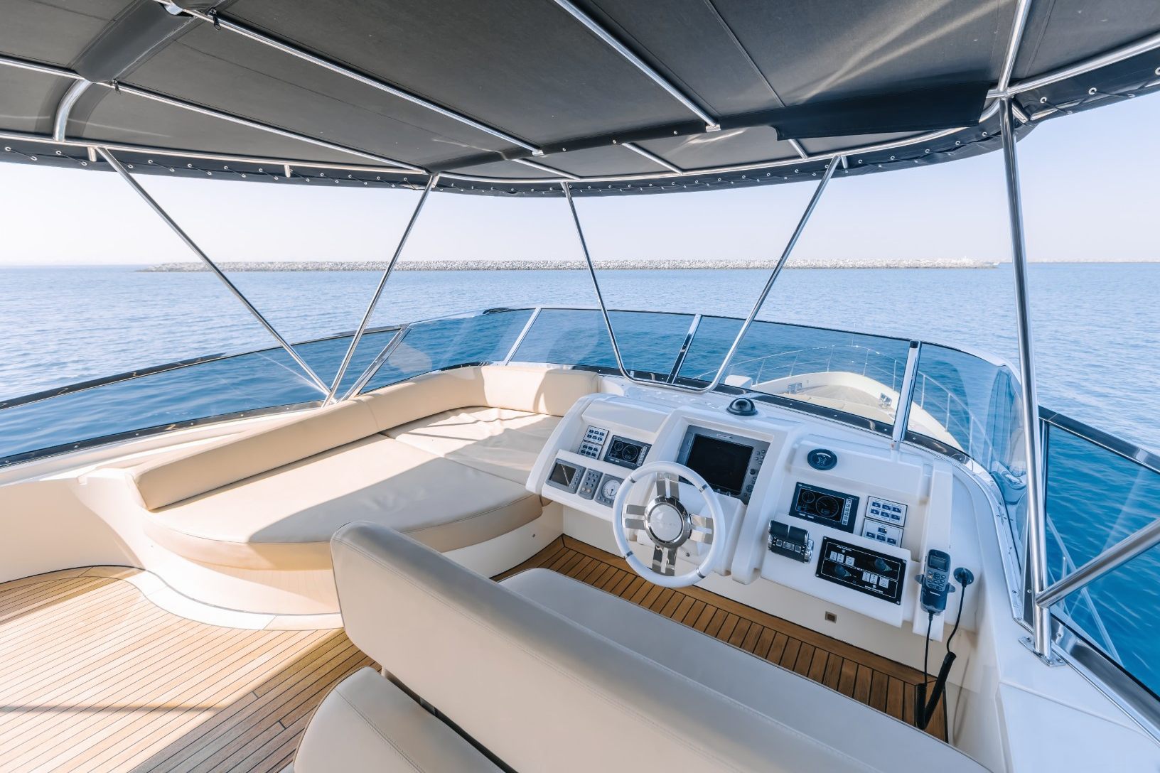 Azimut Viktoria yacht, image 3