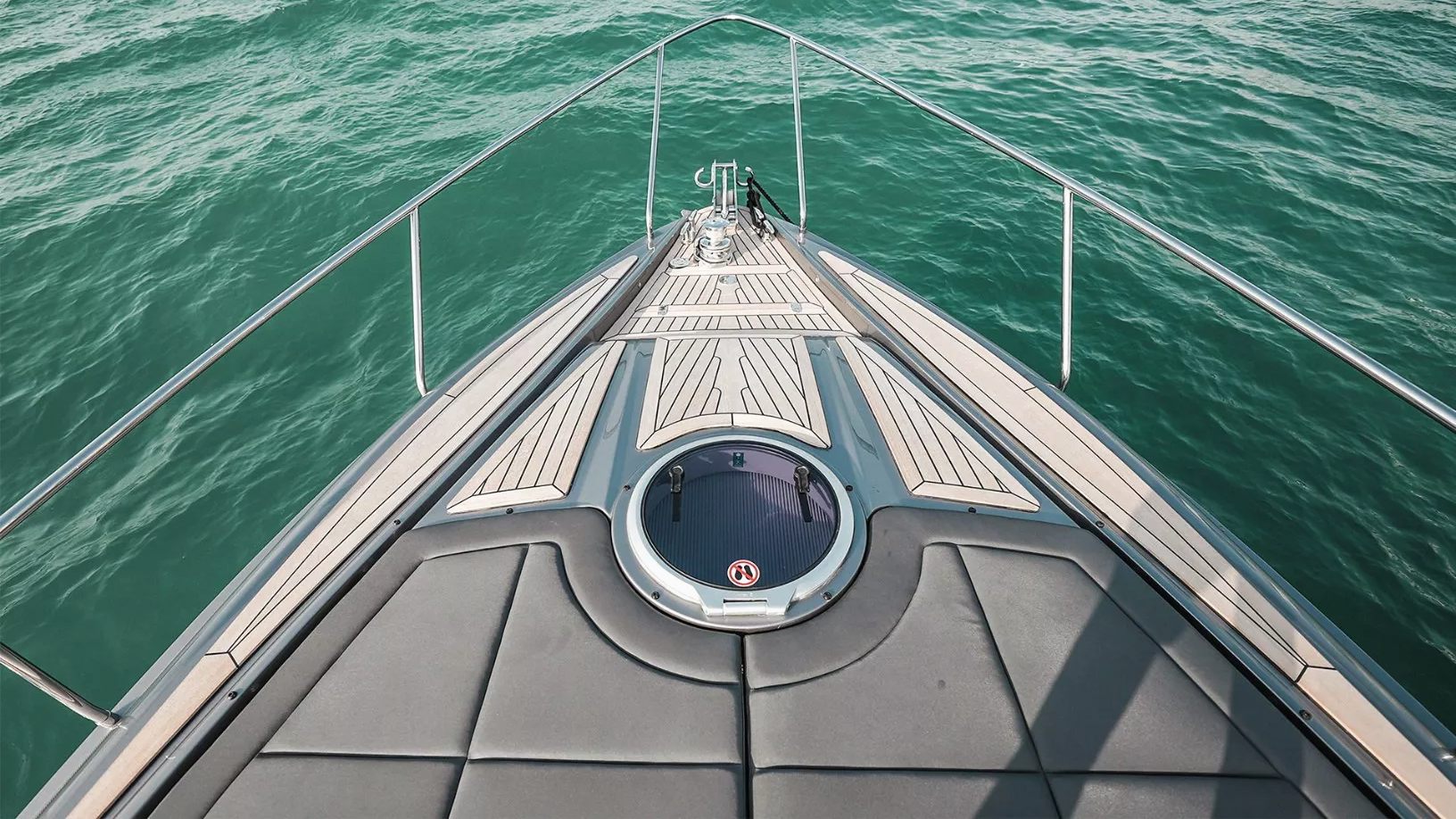 Pershing 5X Shark Grey yacht, image 5