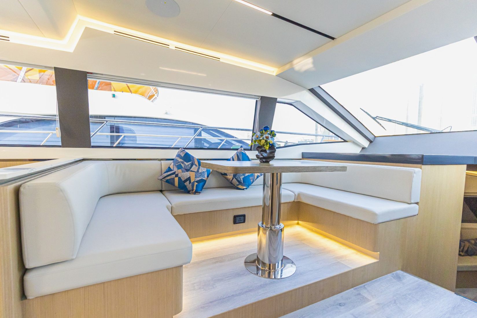 Sky Walker Axa yacht, image 10