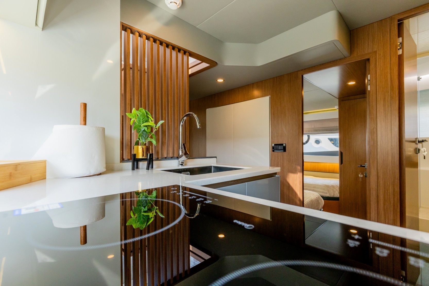 Sky Walker Amie X63 Sport yacht, image 9