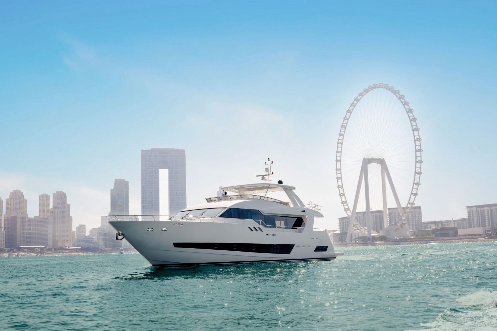 Sky Walker Caliente yacht, image 7