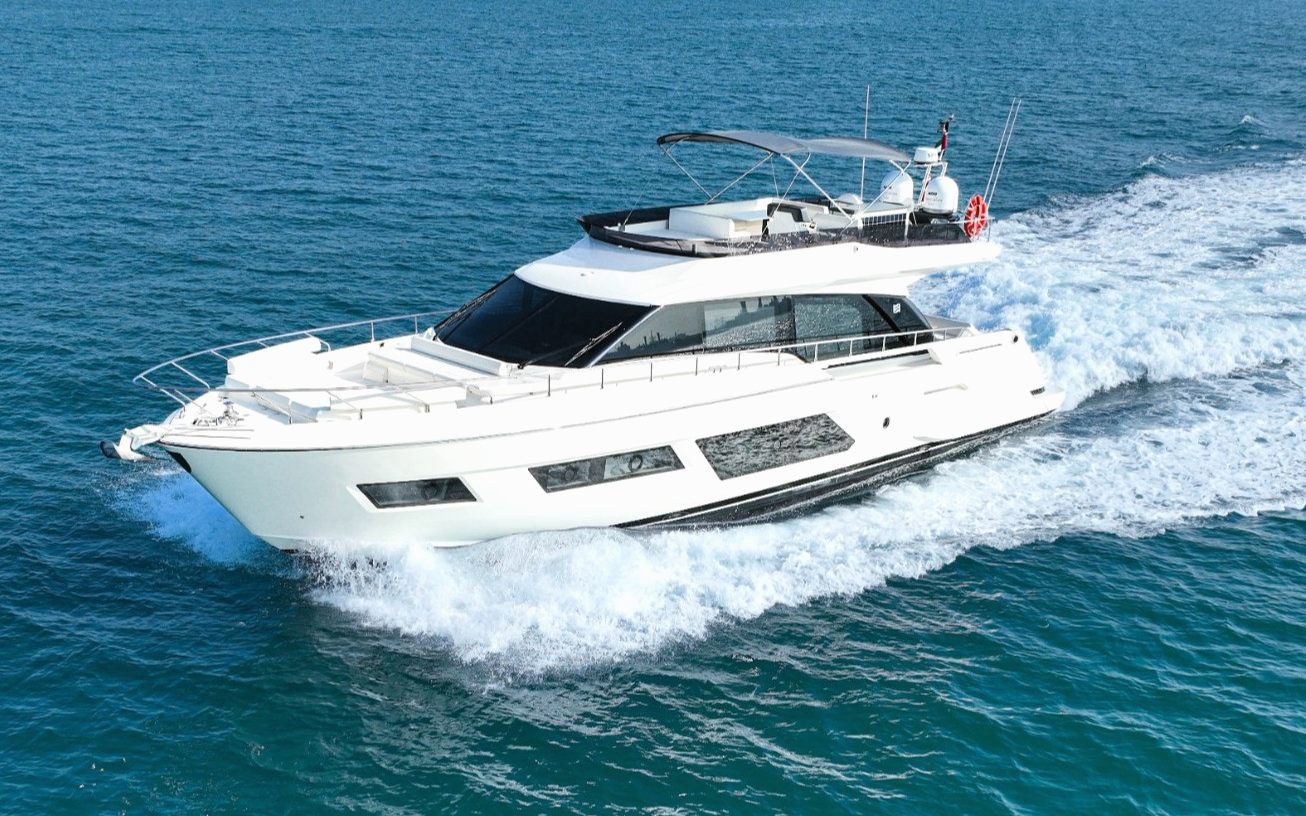 Yacht Ferretti 67 Fuß