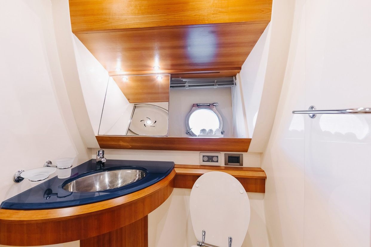 Azimut Candy yacht, image 5