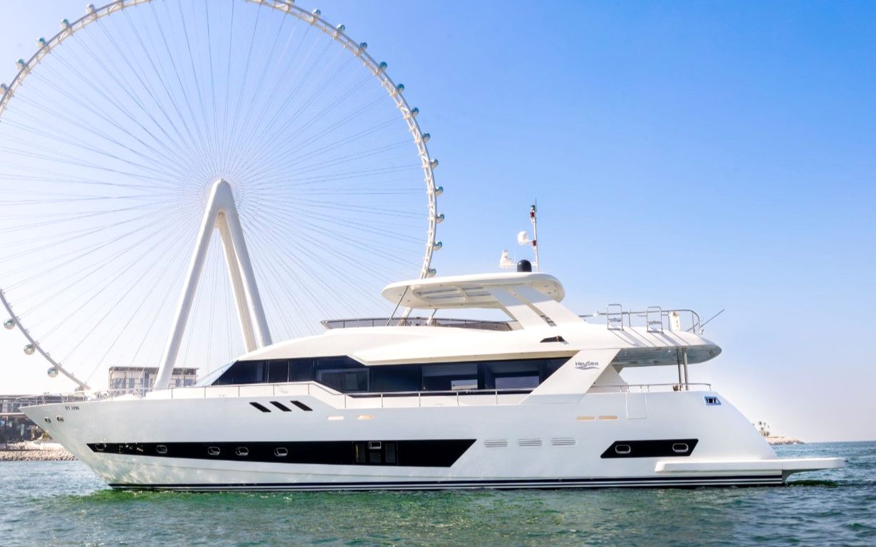 Sky Walker Caliente in Dubai, 96 ft