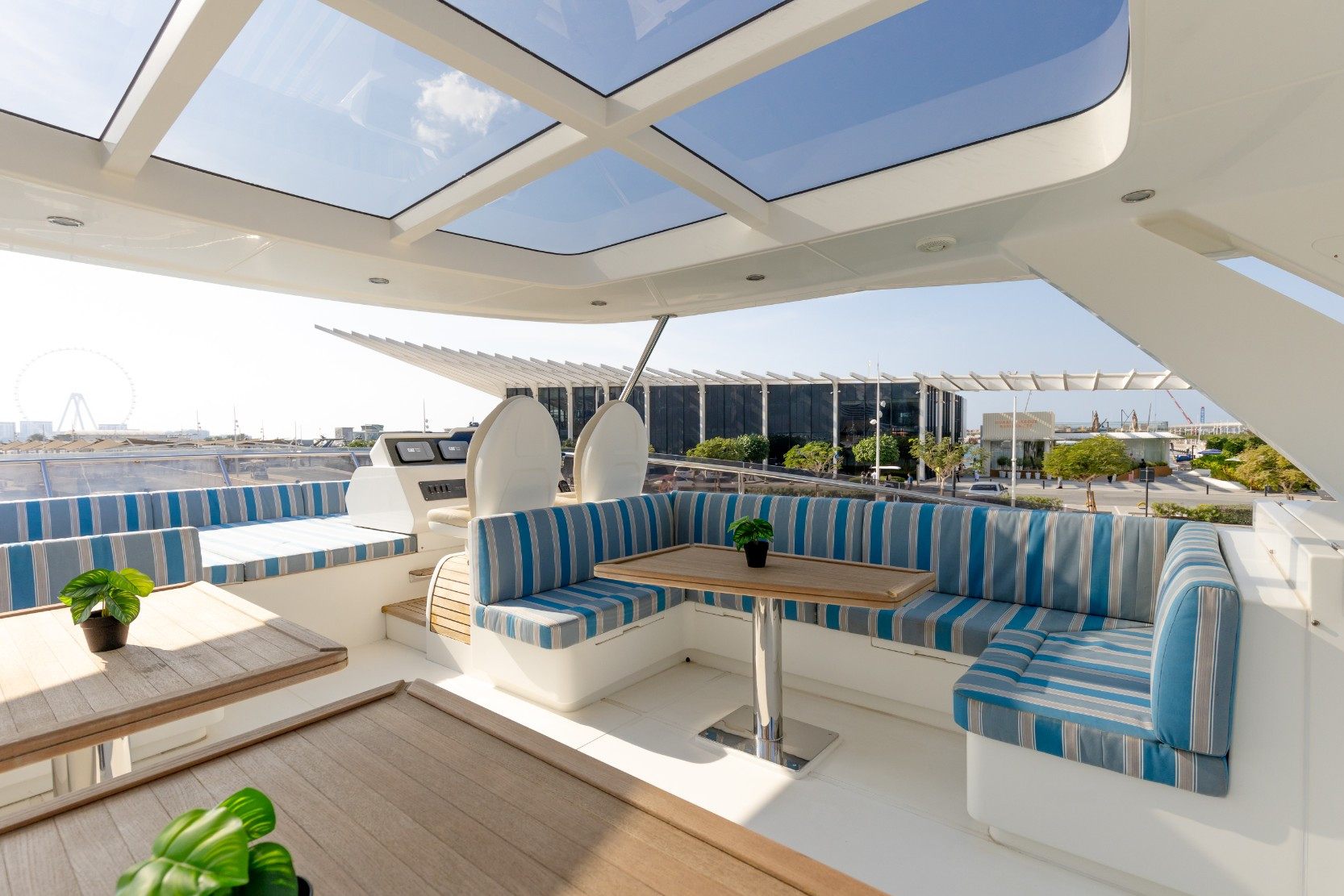 Sky Walker Caliente yacht, image 14