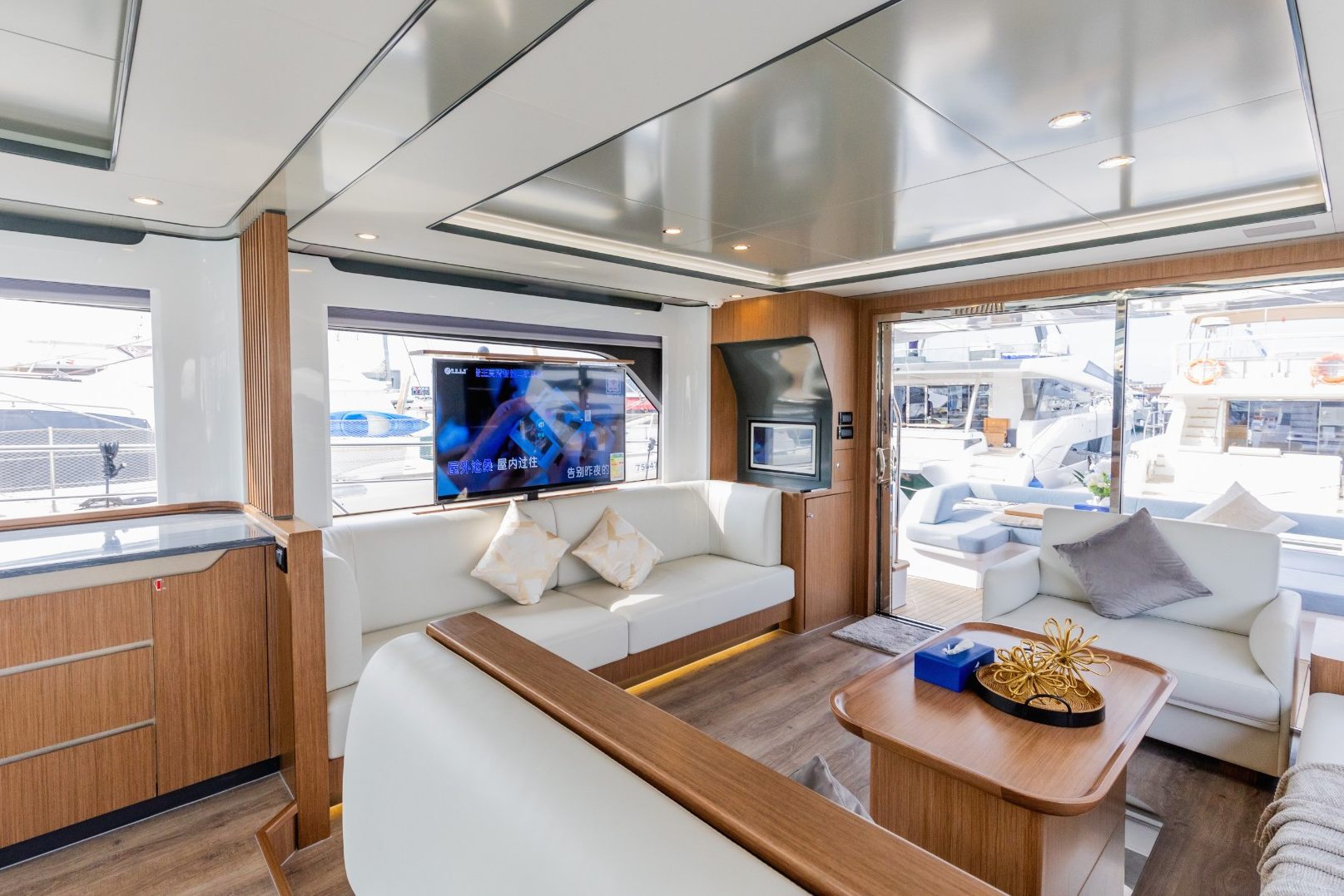 Sky Walker Amie X63 Sport yacht, image 7