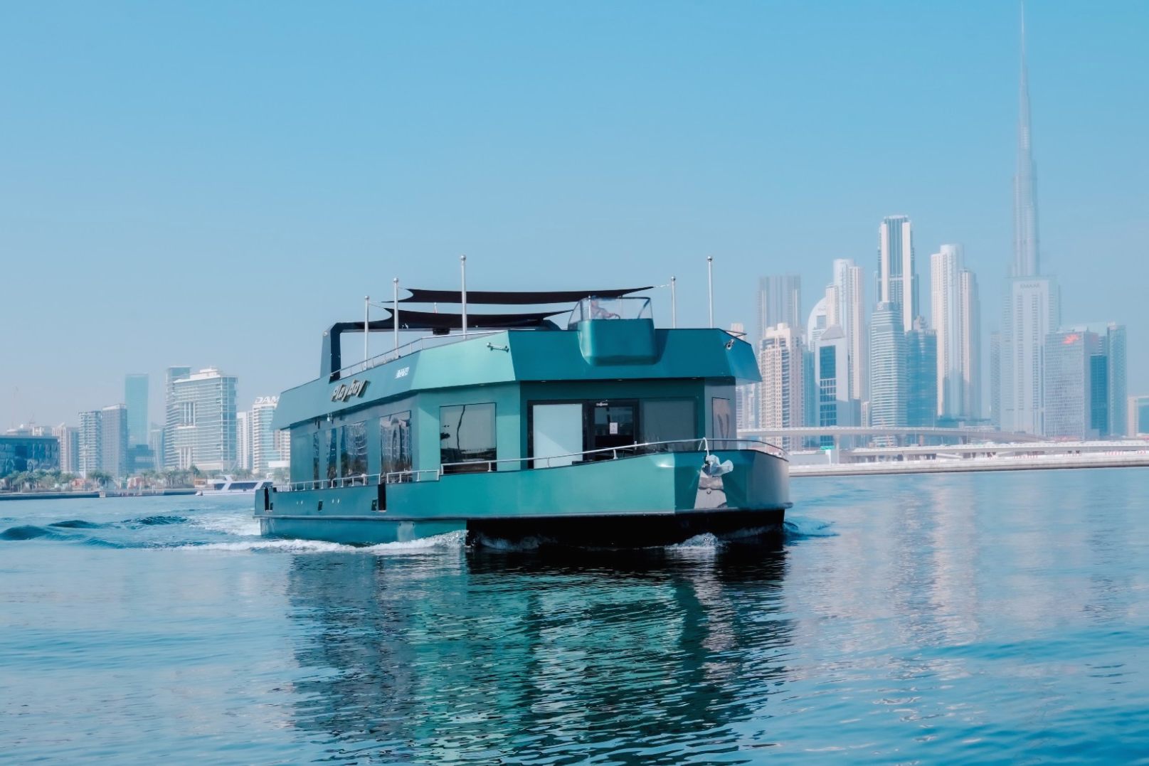 Play Boy Houseboat yacht, image 9