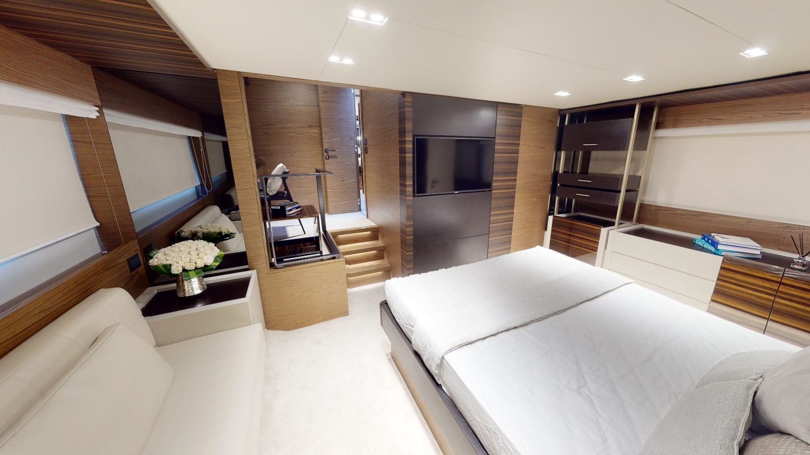 Ferretti 67 ft yacht, image 3