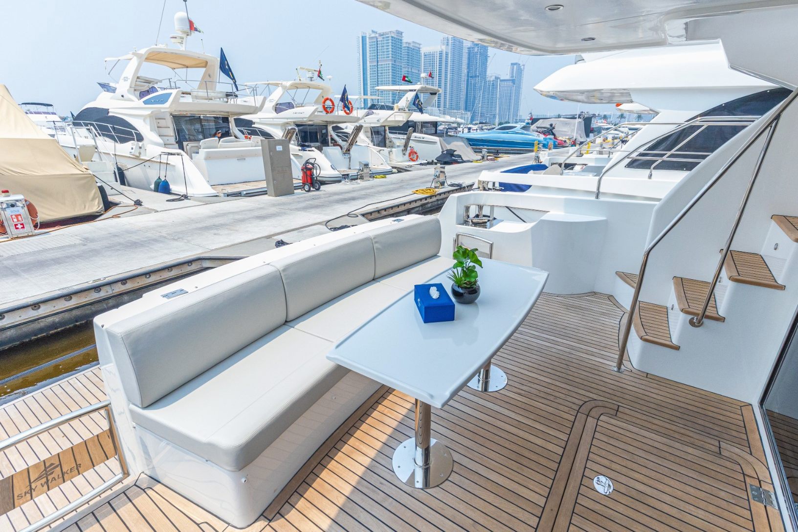 Sky Walker Lee yacht, image 16