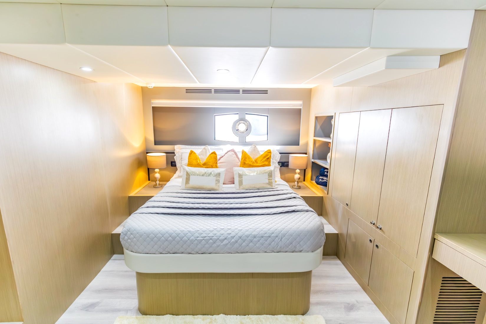 Sky Walker Kio yacht, image 7