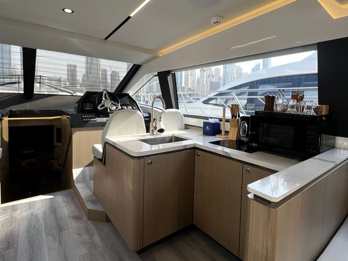 Sky Walker Zia yacht, image 6