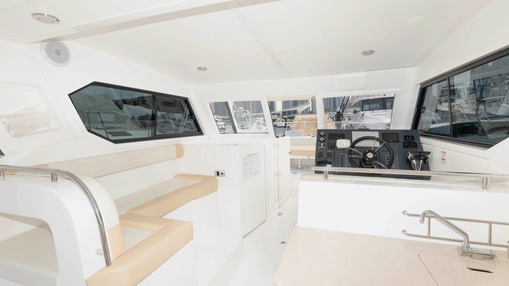 Silver Craft Storm yacht, image 3