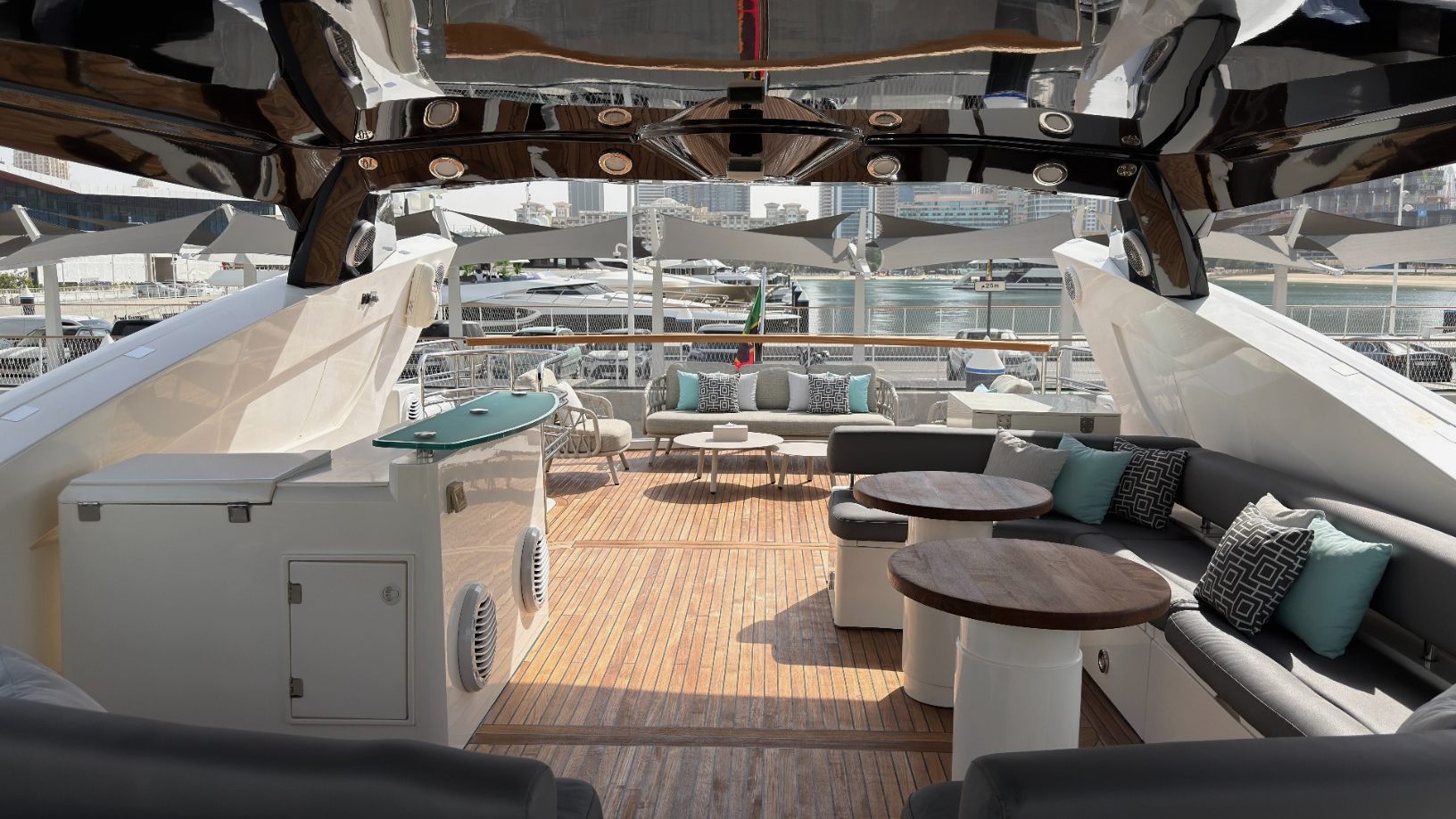 Sunseeker Aarna yacht, image 10
