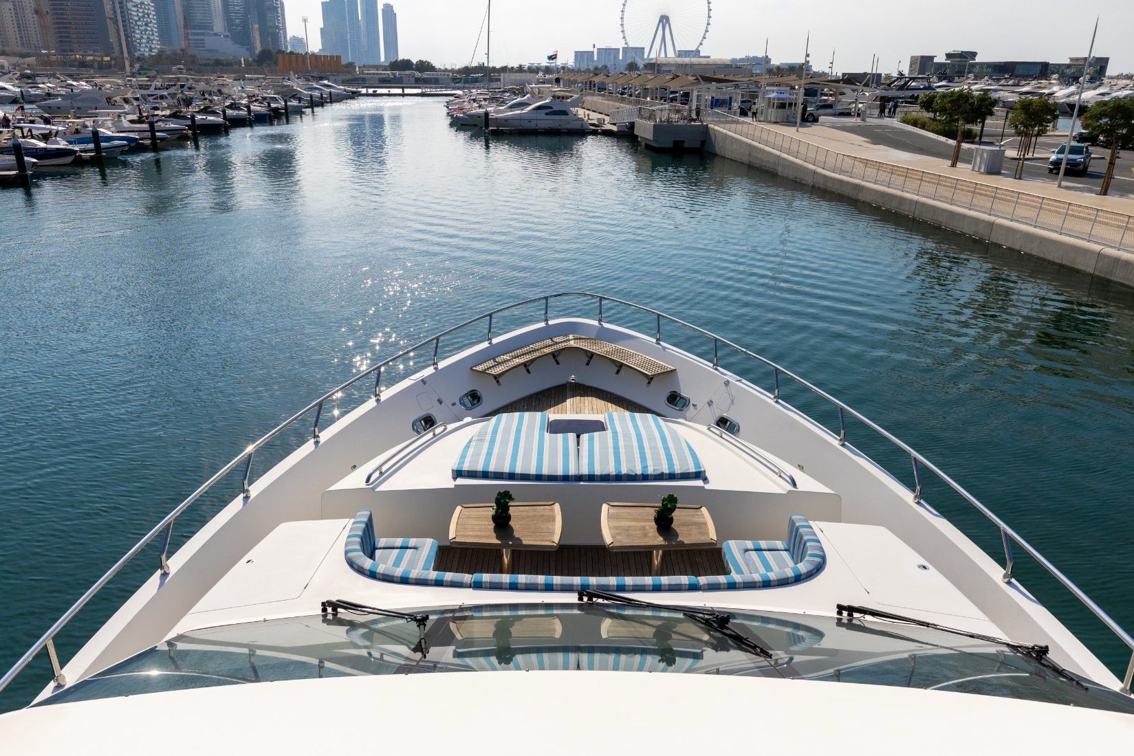 Sky Walker Caliente yacht, image 13