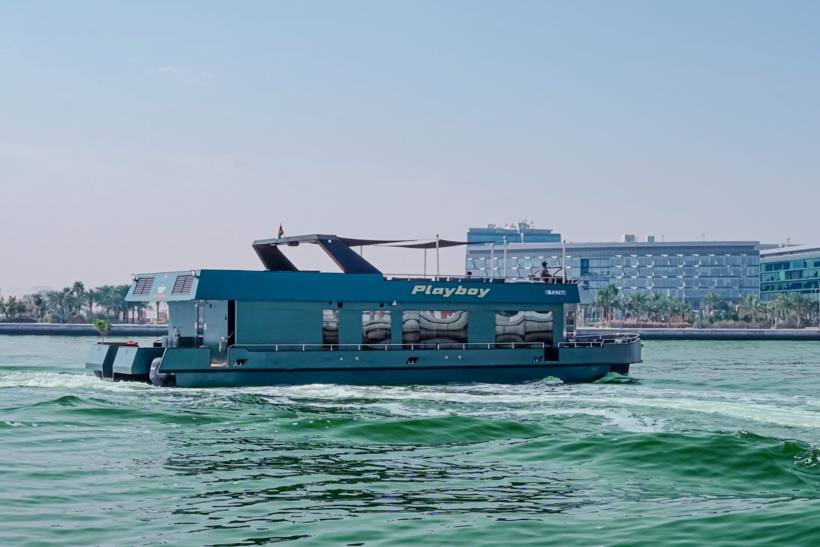 Play Boy Houseboat yacht, image 11