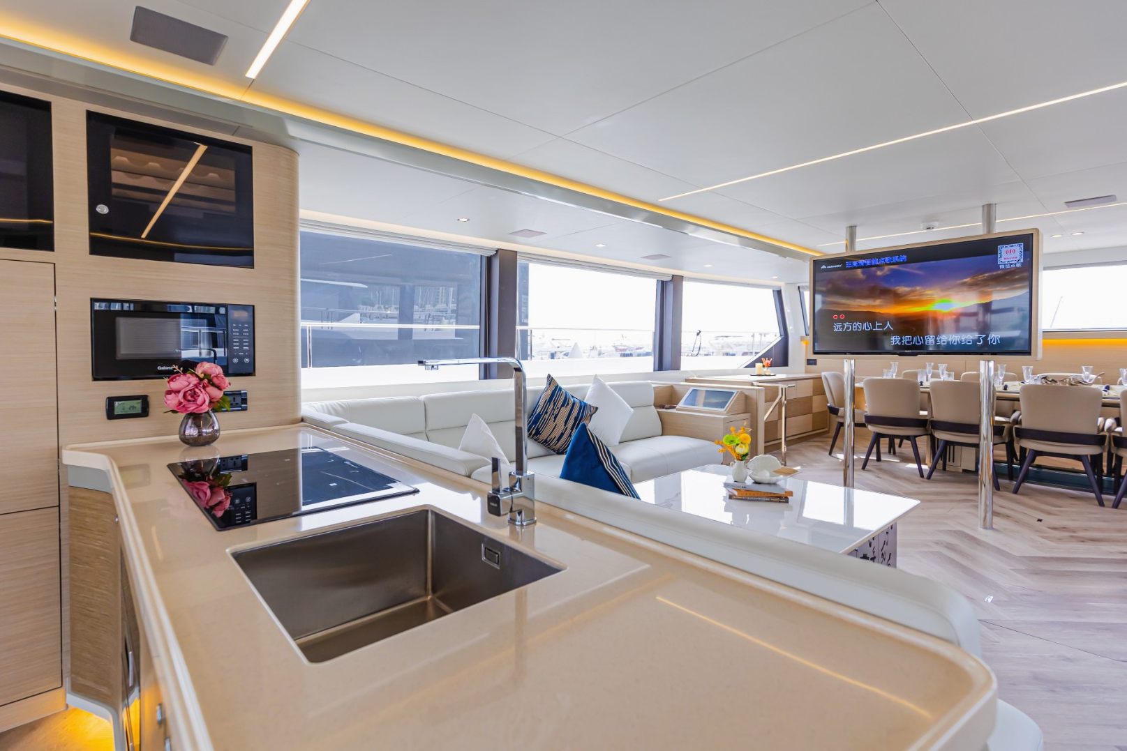 Sky Walker Volare yacht, image 11