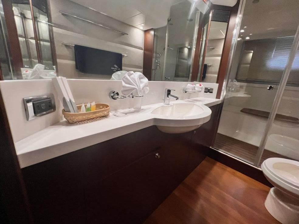 Princess Amotea yacht, image 3