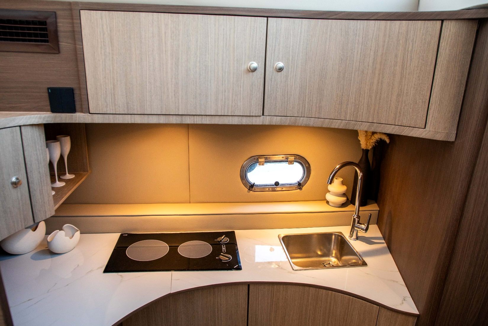 Intermare May One yacht, image 11
