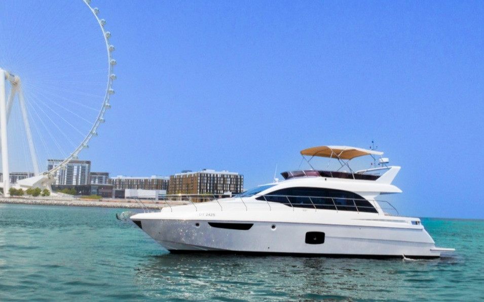 Sky Walker Lee in Dubai, 52 ft