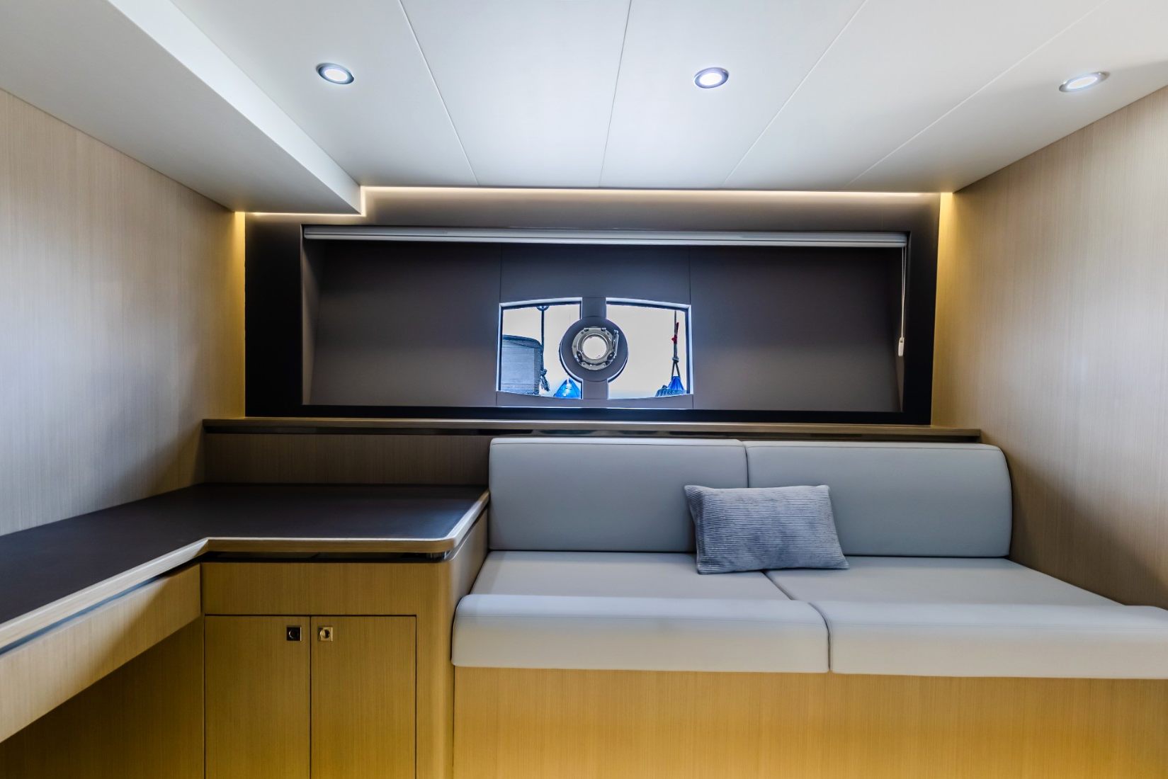 Sky Walker Lee yacht, image 2