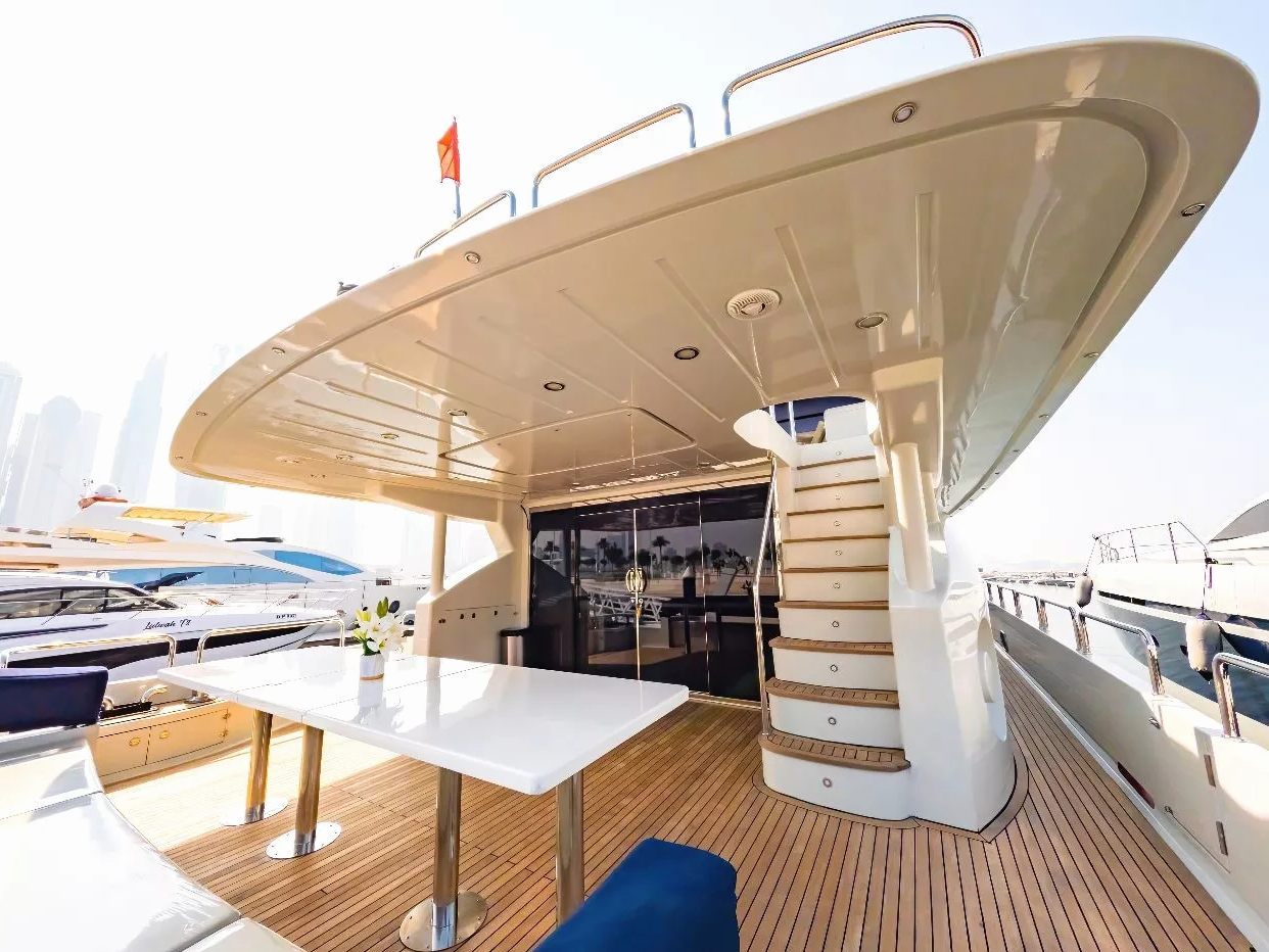 Sky Walker Kona yacht, image 2