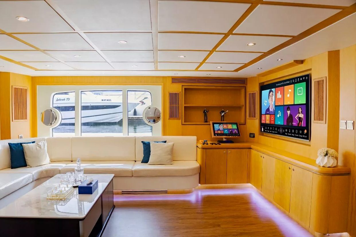 Sky Walker Kona yacht, image 11