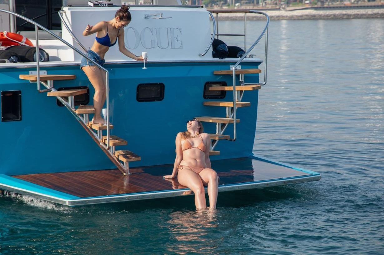 Vogue Hatteras yacht, image 3
