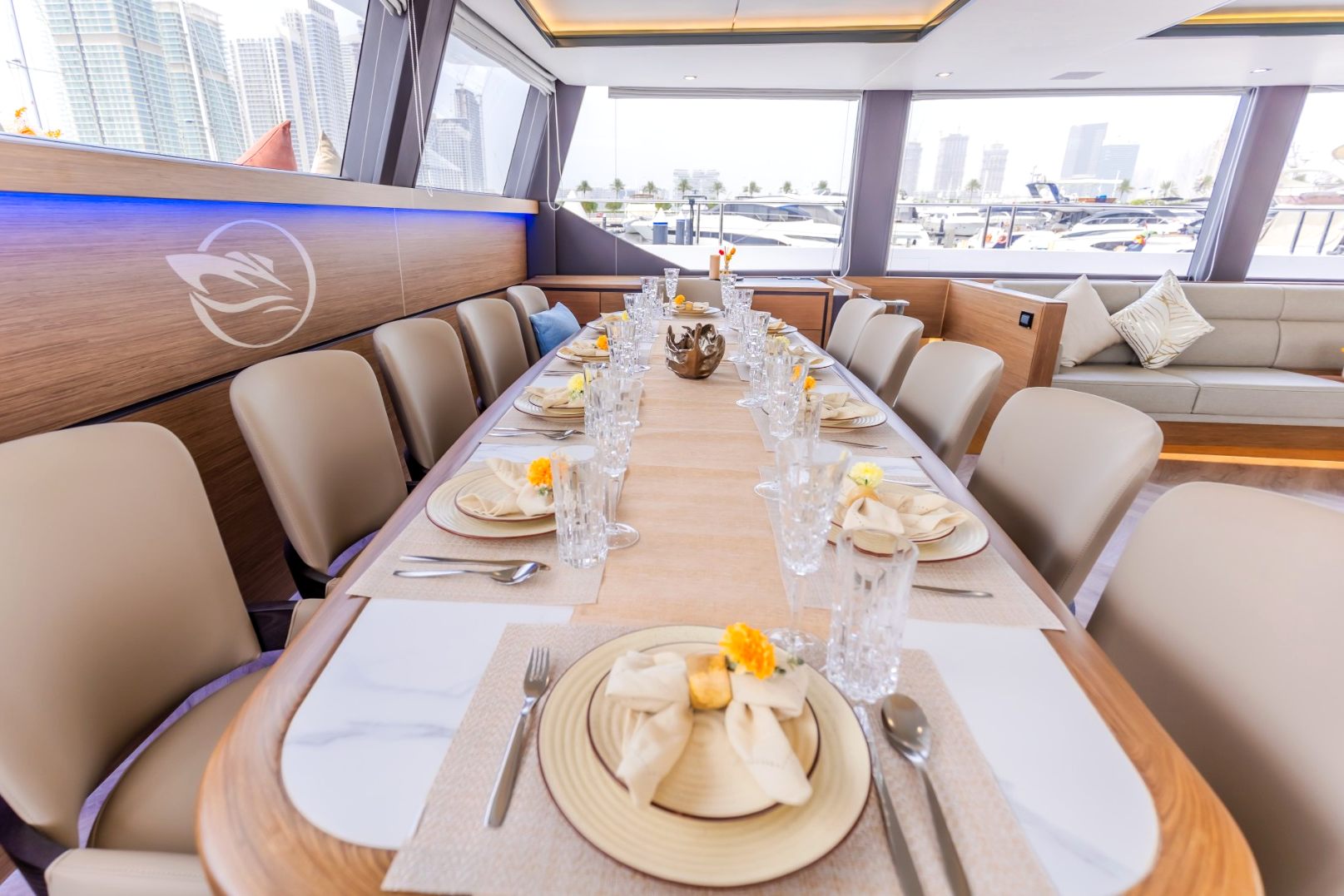 Sky Walker Aquila yacht, image 8
