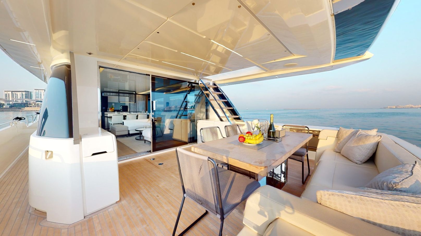 Ferretti 78 ft yacht, image 4