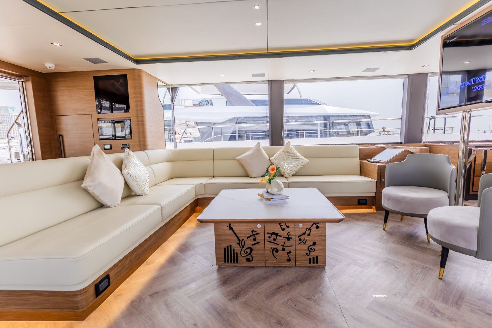 Sky Walker Aquila yacht, image 9