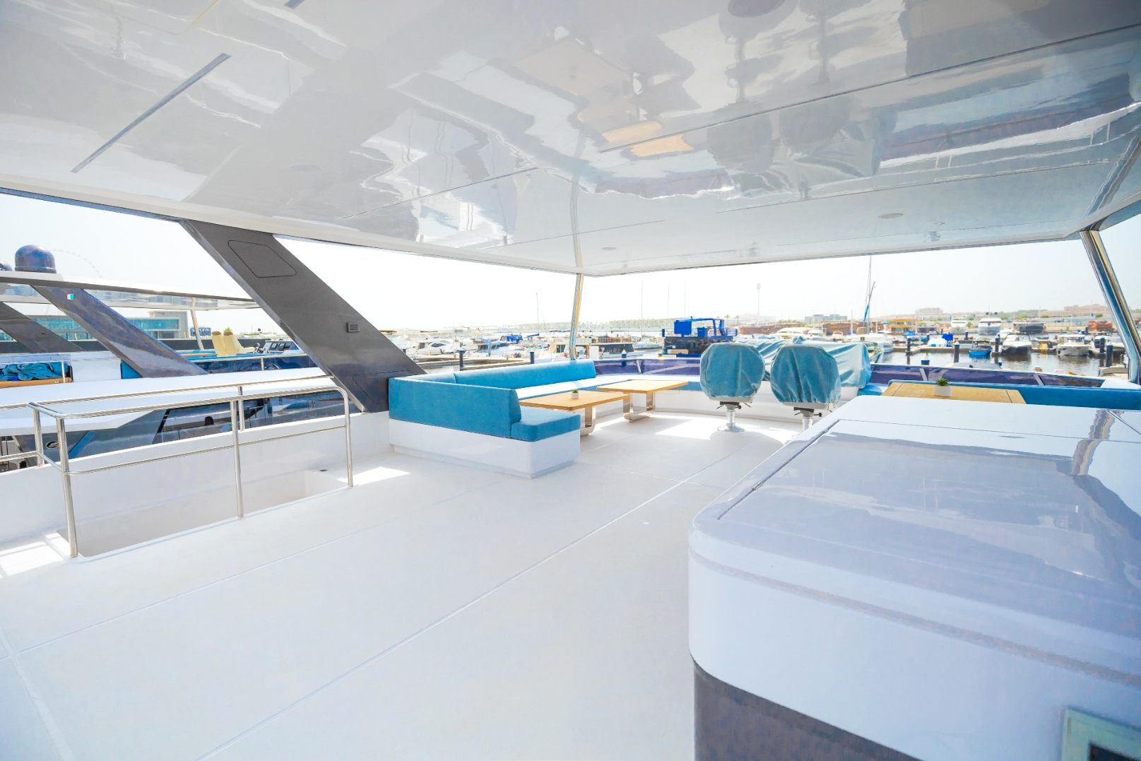 Sky Walker Volare yacht, image 7