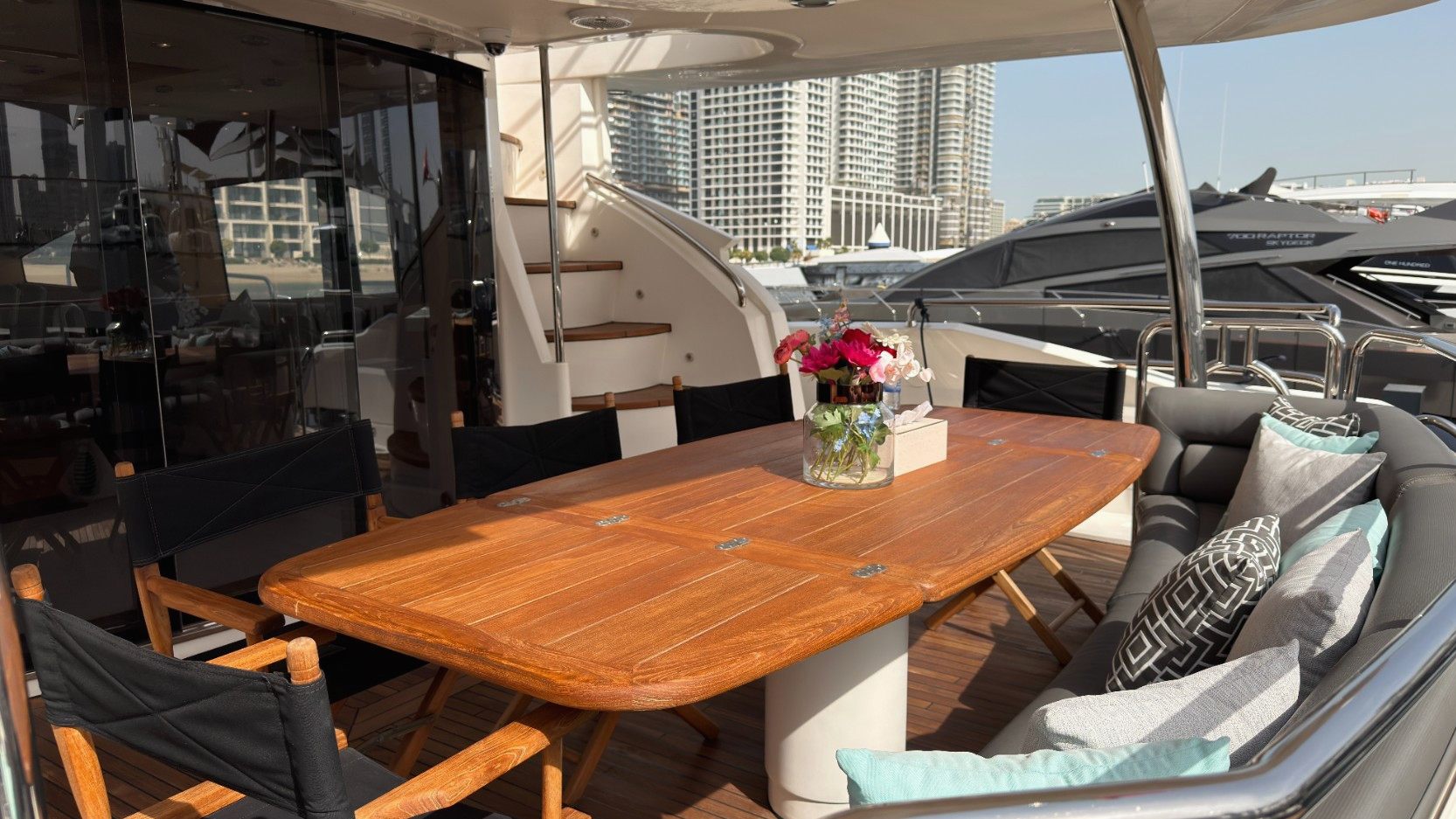 Sunseeker Aarna yacht, image 3