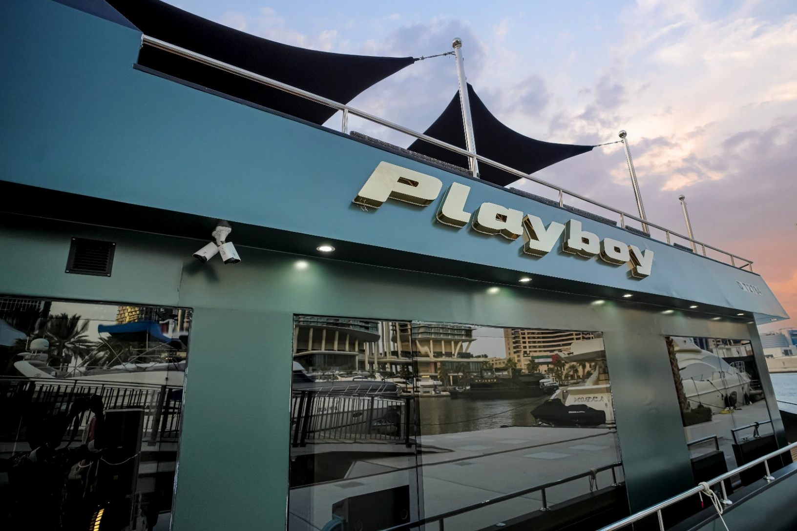 Play Boy Houseboat yacht, image 8