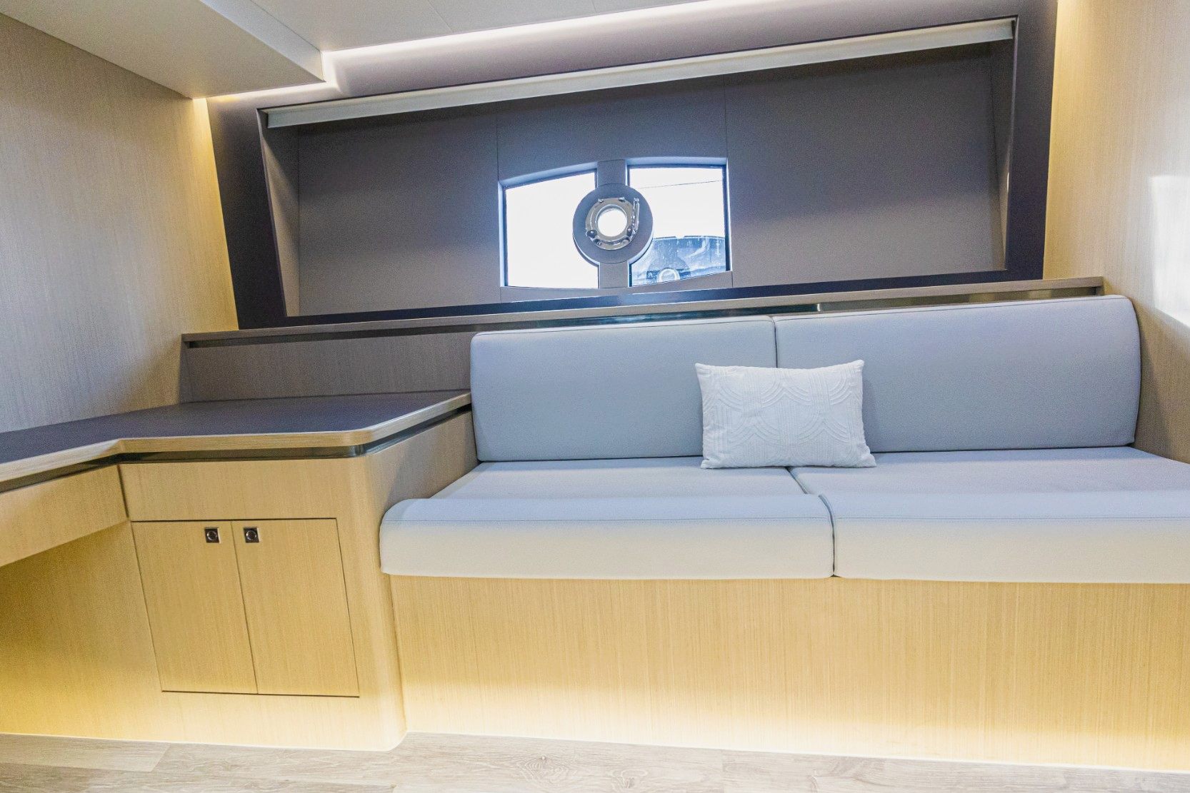 Sky Walker Axa yacht, image 5