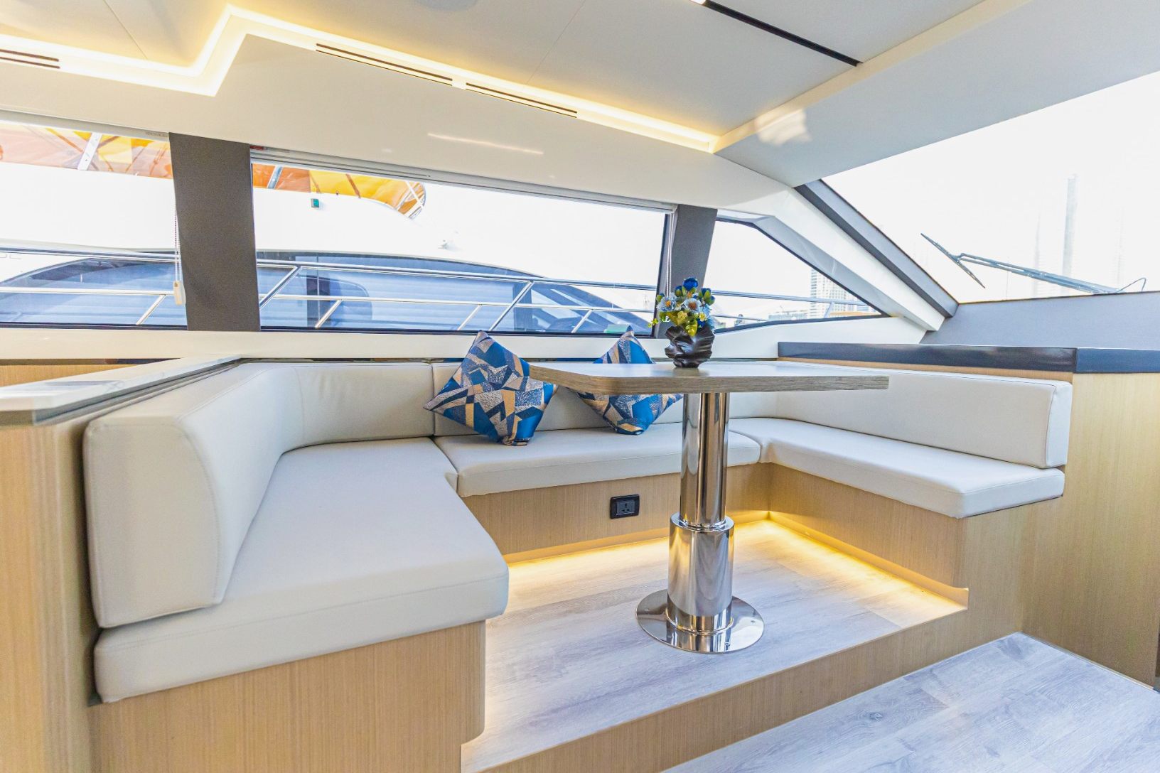 Sky Walker Axa yacht, image 8