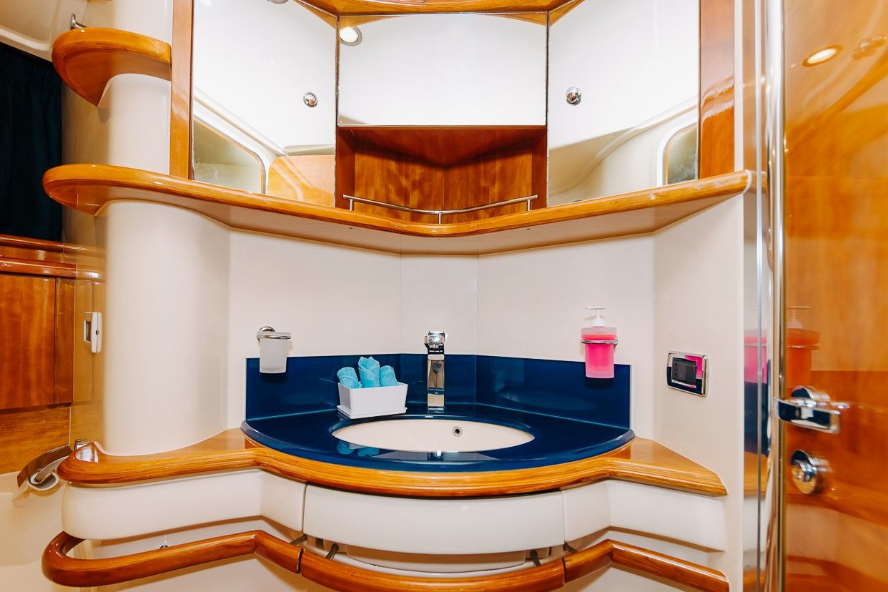 Azimut 8ofUs yacht, image 7