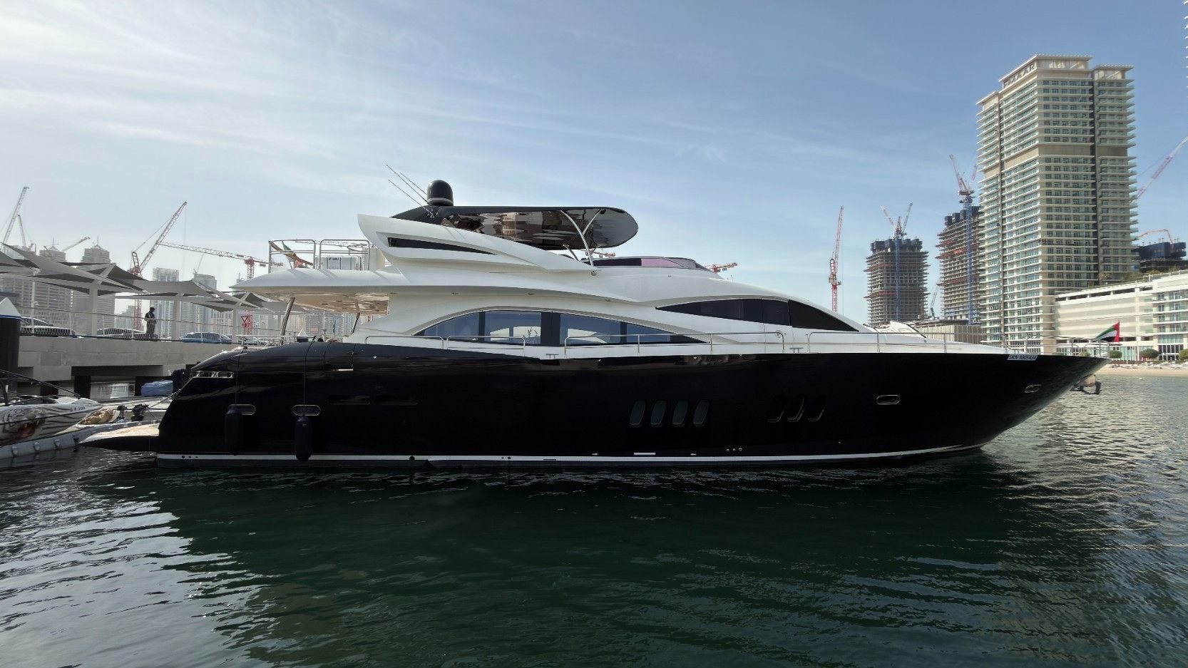 Sunseeker Aarna in Dubai, 90 ft