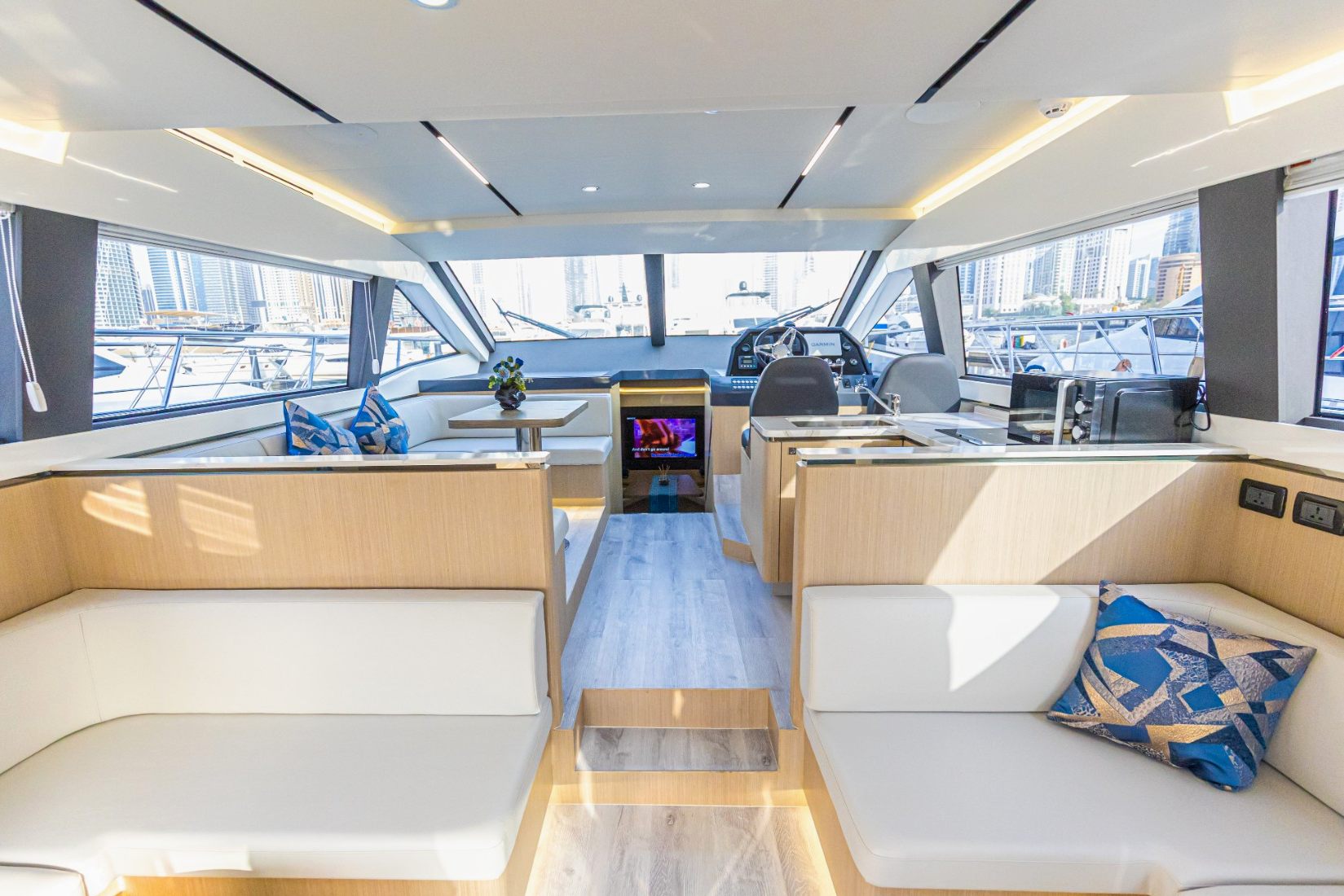 Sky Walker Axa yacht, image 6