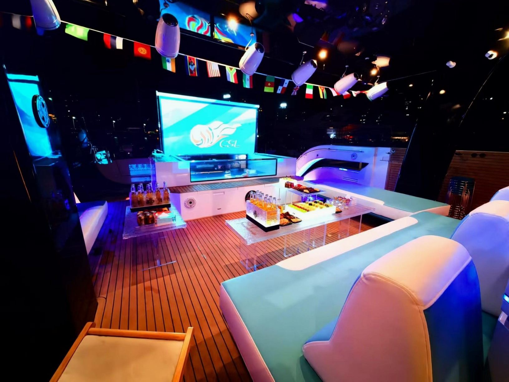 Catamaran Ozone yacht, image 5