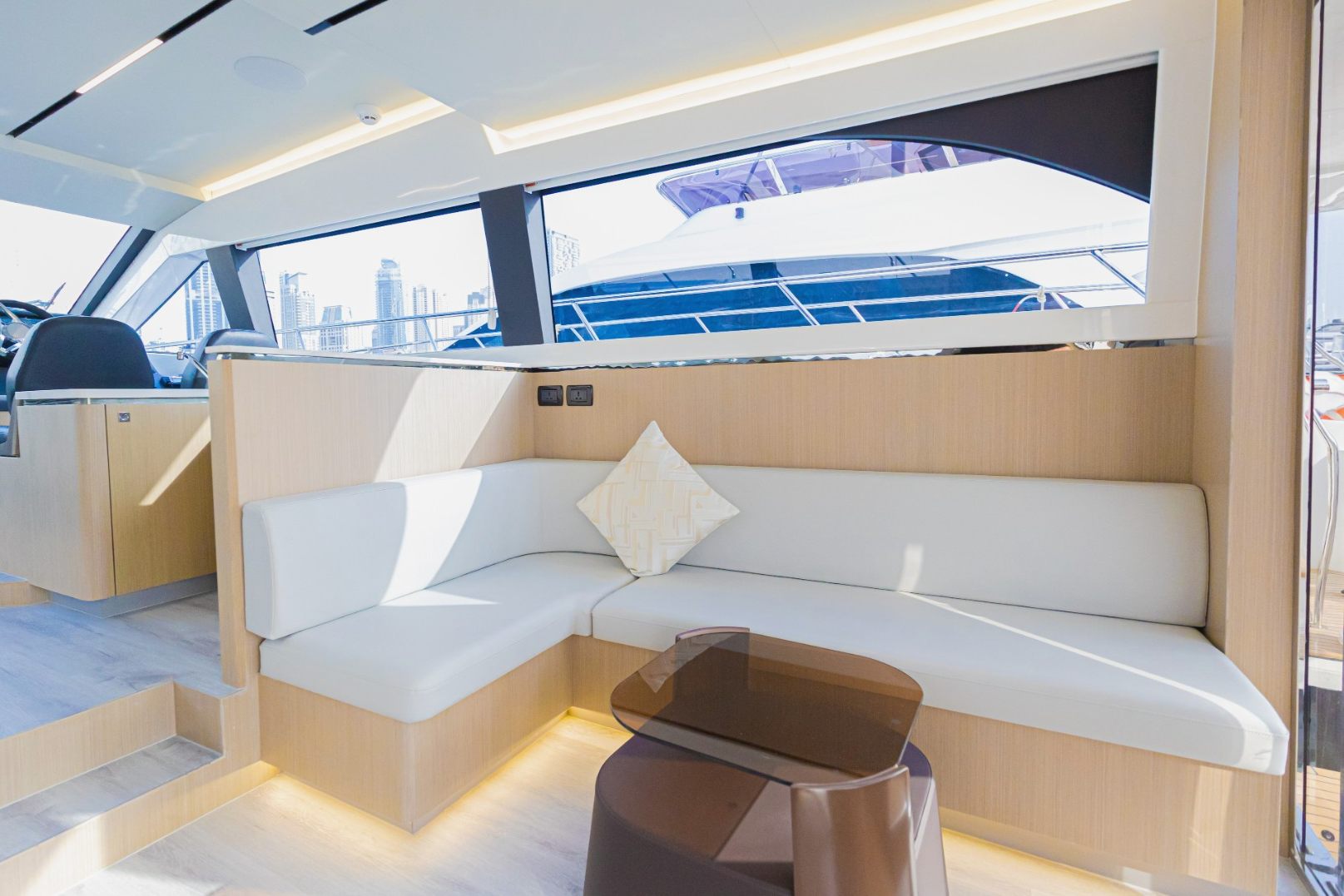 Sky Walker Ebb yacht, image 7