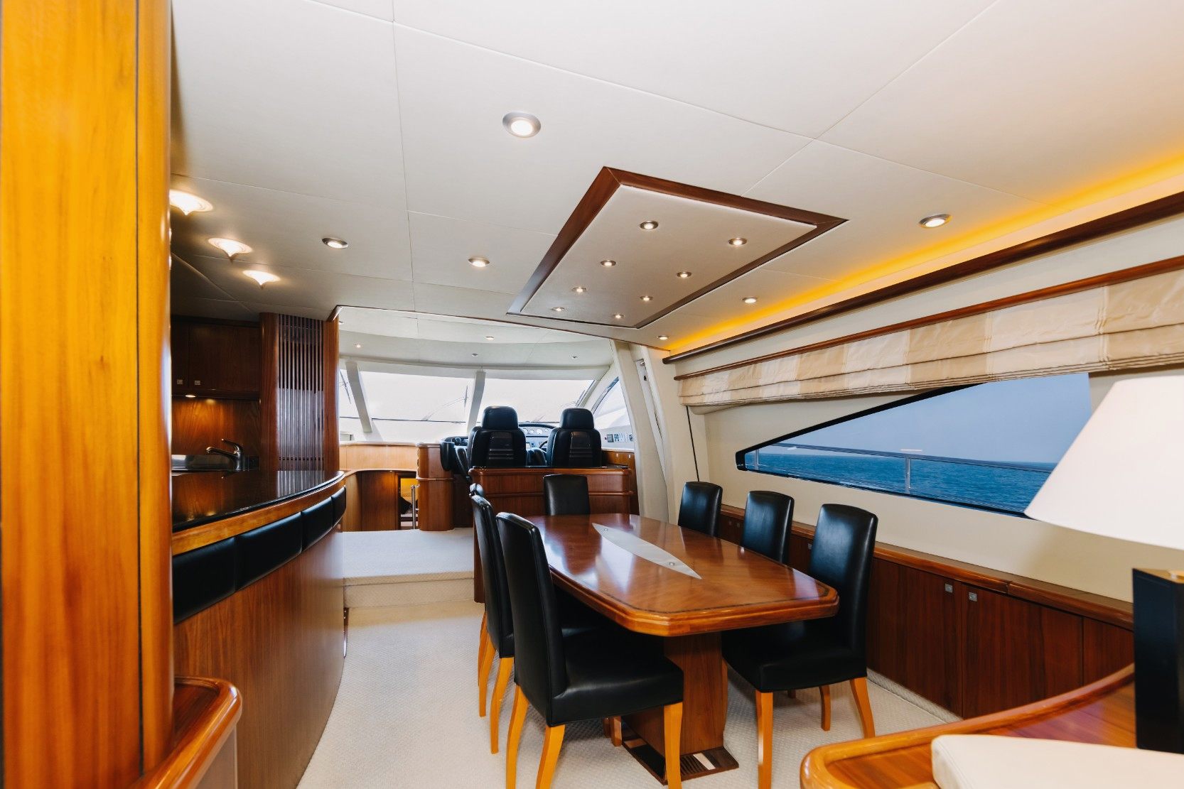 Sunseeker Why Not yacht, image 9