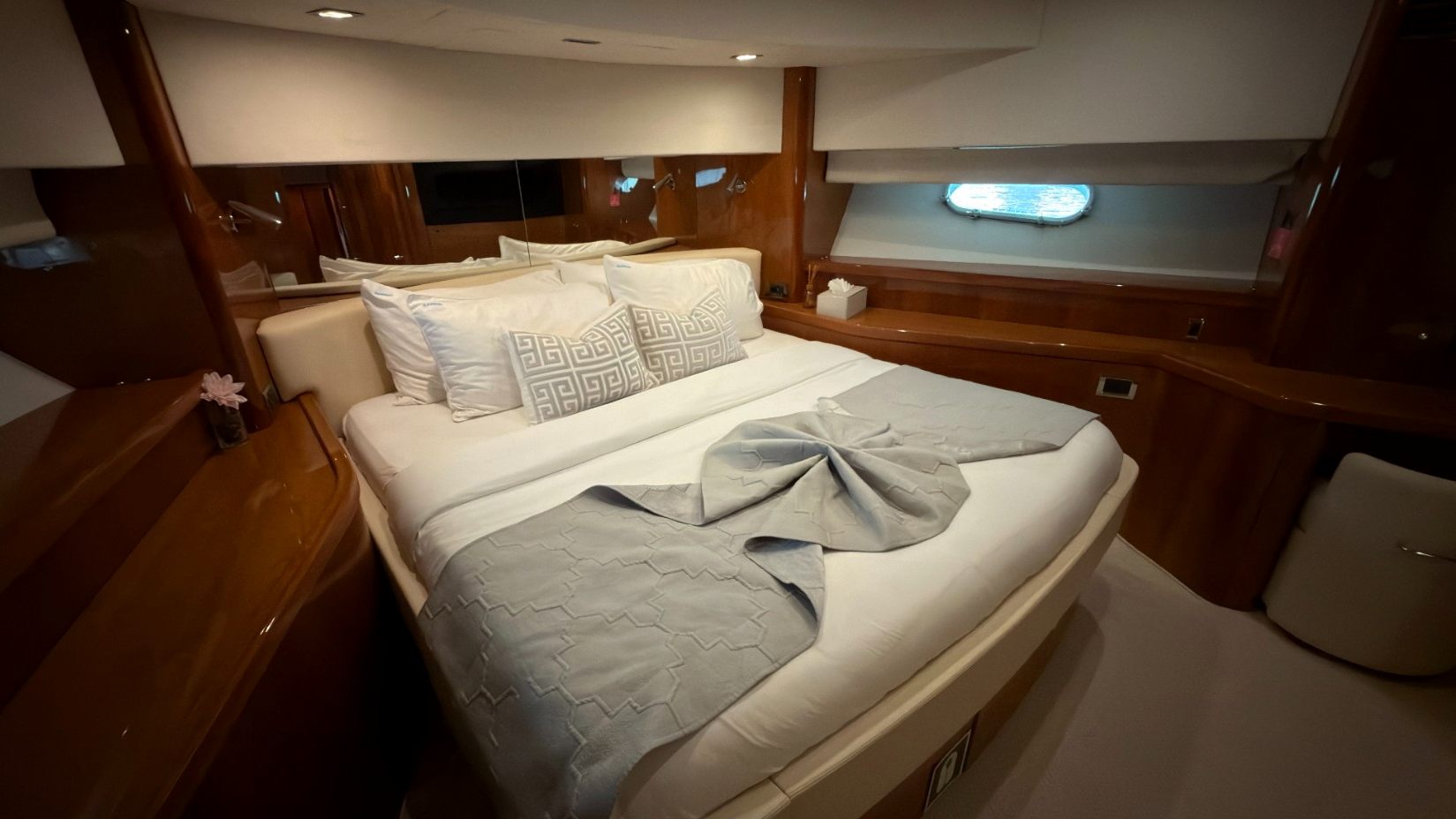 Sunseeker Aarna yacht, image 14
