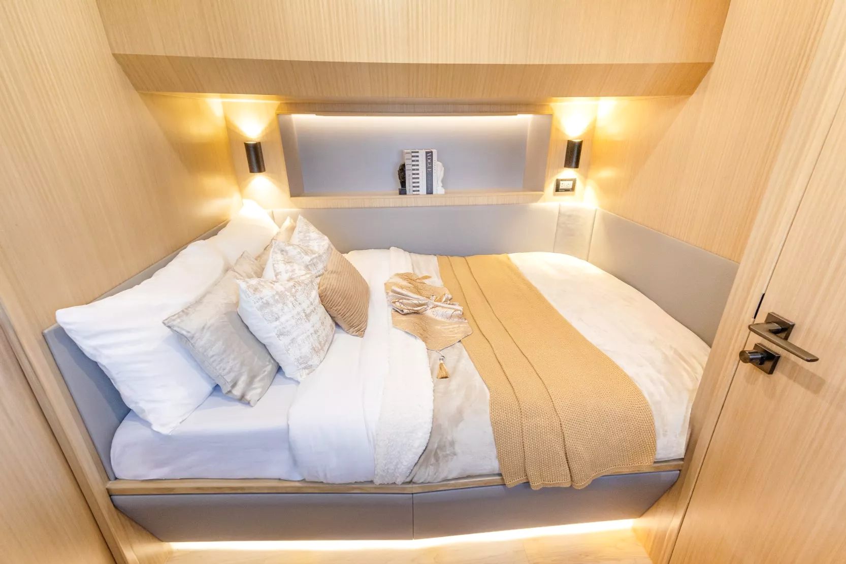 Sky Walker Infinity yacht, image 12