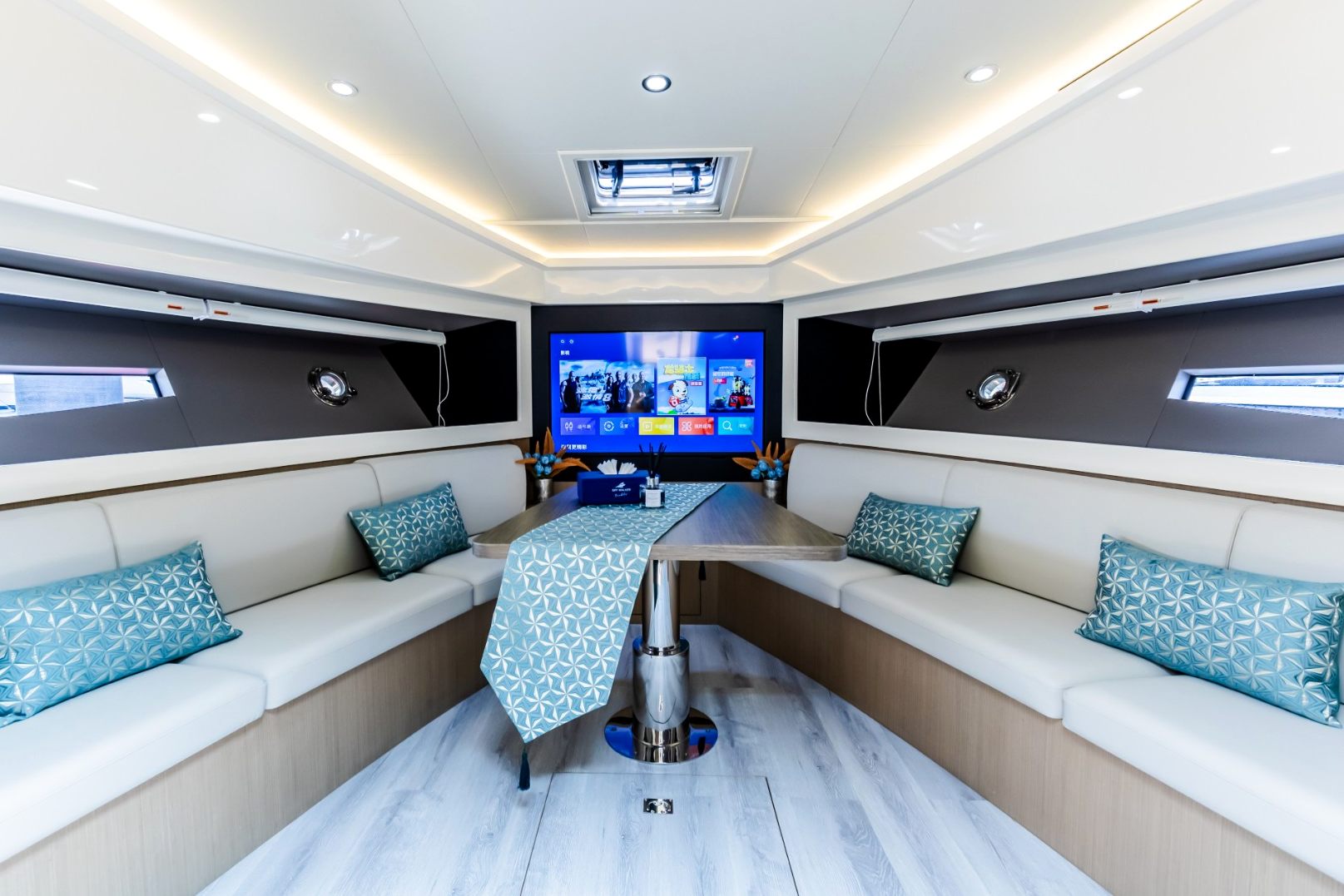 Sky Walker Lee yacht, image 4